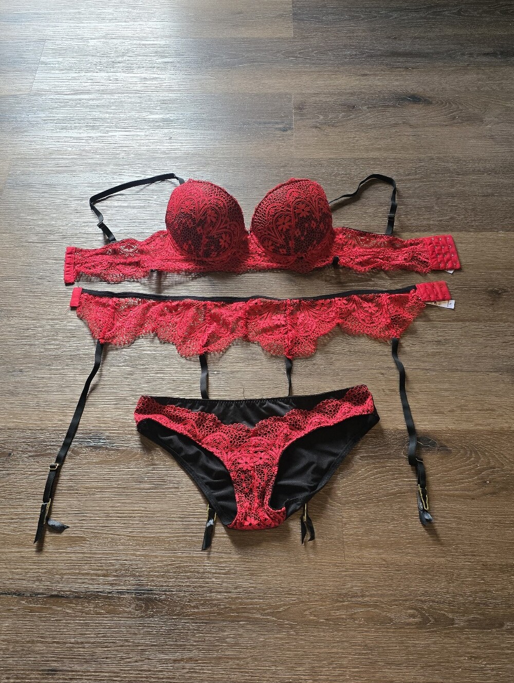Red Lace Lingerie Set with Garter Straps Bra Size 34C